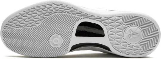 Nike "Kobe 8 Protro Triple White sneakers" Wit