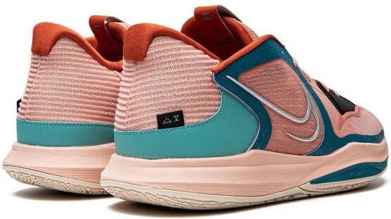 Nike Kyrie 5 low-top sneakers Roze