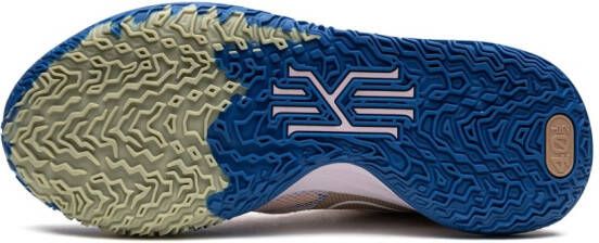 Nike "Kyrie 7 1 World 1 People sneakers" Roze