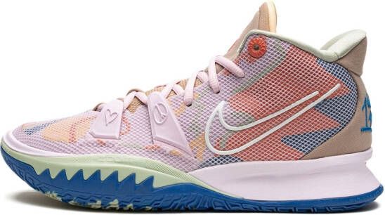Nike "Kyrie 7 1 World 1 People sneakers" Roze
