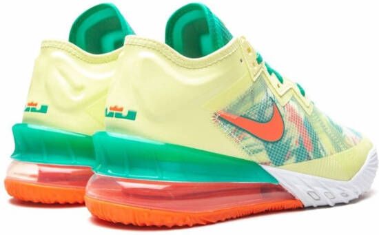 Nike LeBron 18 Low sneakers Geel