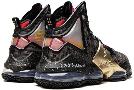 Nike "Lebron 19 Doernbecher 2022 sneakers " Zwart