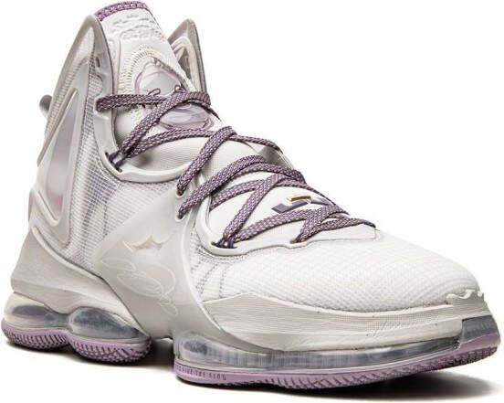 Nike LeBron 19 high-top sneakers Grijs