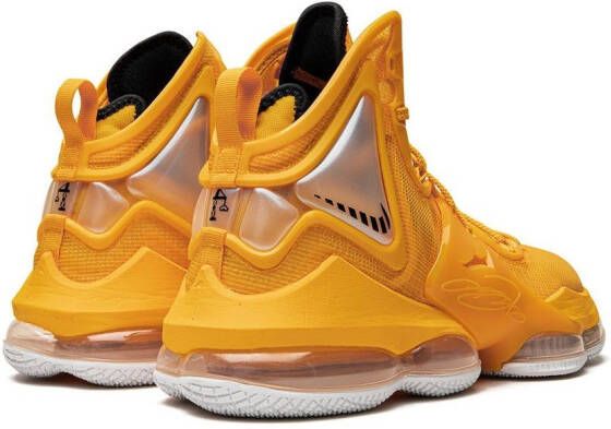 Nike LeBron 19 high-top sneakers Oranje