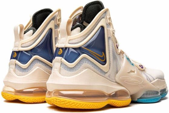 Nike LeBron 19 high-top sneakers Wit