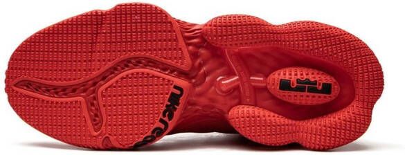 Nike LeBron 19 Low sneakers Rood