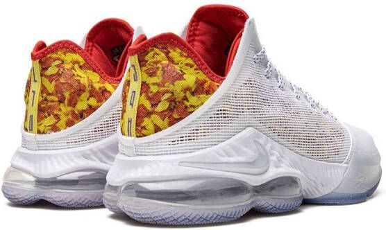 Nike LeBron 19 Low sneakers Wit