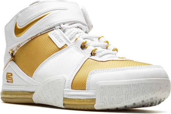 Nike LeBron 2 sneakers met vlakken Wit