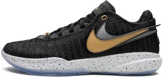 Nike "LeBron 20 Black Metallic Gold sneakers" Zwart