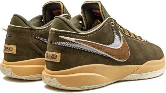 Nike "LeBron 20 Olive Green sneakers" Groen