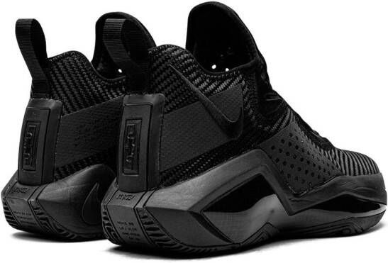 Nike Lebron Soldier XIV sneakers Zwart