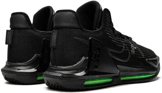 Nike LeBron Witness V sneakers Zwart