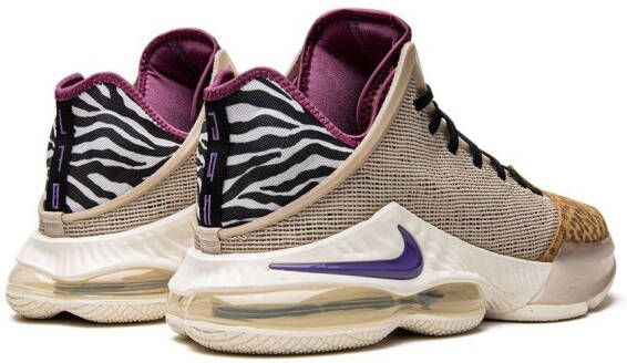 Nike "LeBron XIX Low Safari sneakers" Beige