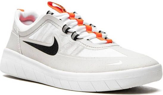 Nike Nyjah Free 2 low-top sneakers Grijs