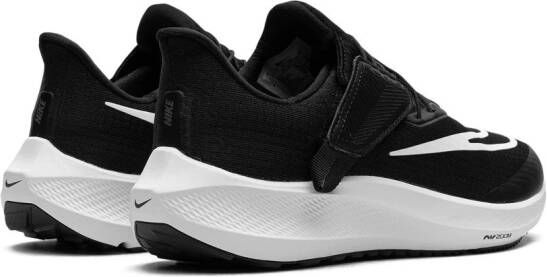 Nike "Pegasus FlyEase Black Dark Smoke Grey White sneakers" Zwart
