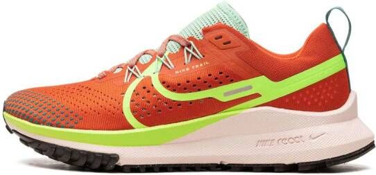 Nike "Pegasus Trail 4 Mantra Orange sneakers" Oranje