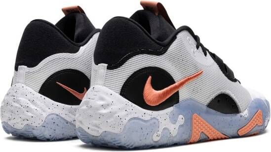 Nike "PG 6 Fluoro sneakers" Wit