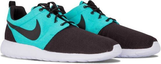 Nike Rosherun low-top sneakers Zwart