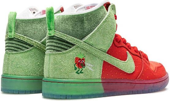 Nike SB Dunk High Strawberry Cough sneakers Rood