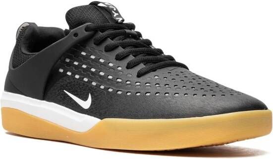 Nike "SB Zoom Nyjah 3 Black White Gum sneakers" Zwart