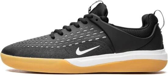 Nike "SB Zoom Nyjah 3 Black White Gum sneakers" Zwart