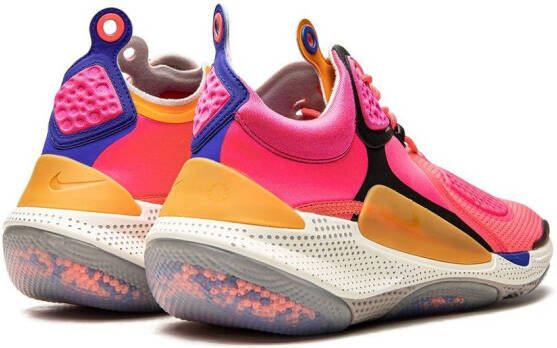 Nike Sneakers met geperforeerd detail Roze