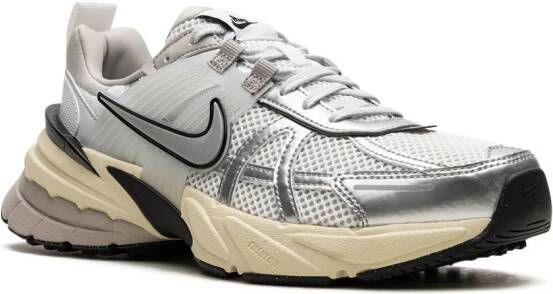 Nike V2K Run "Metallic Silver" sneakers Wit
