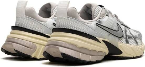 Nike V2K Run "Metallic Silver" sneakers Wit
