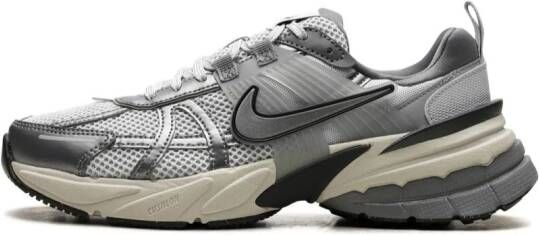 Nike V2K Run "Pure Platinum Wolf Grey" sneakers Grijs