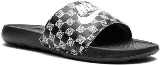 Nike Victori One slippers met logoprint Zwart