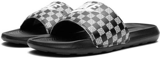 Nike Victori One slippers met logoprint Zwart