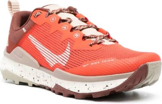 Nike Wild Horse 8 sneakers met gespikkelde zool Oranje