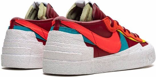 Nike "x Kaws x Sacai Blazer Red Low sneakers" Rood