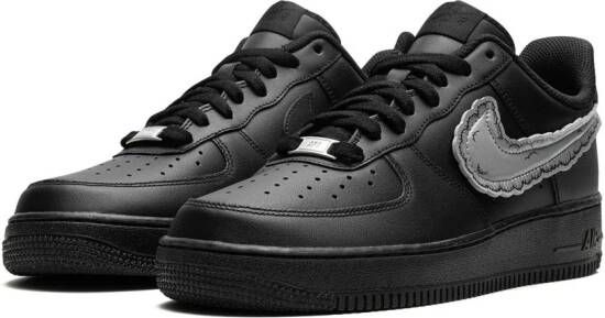 Nike x KAWS x Sky High Farms Air Force 1 Low "Black" sneakers Zwart