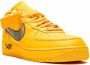 Nike X Off-White "x Off-White Air Force 1 Low University Gold sneakers" Geel - Thumbnail 2