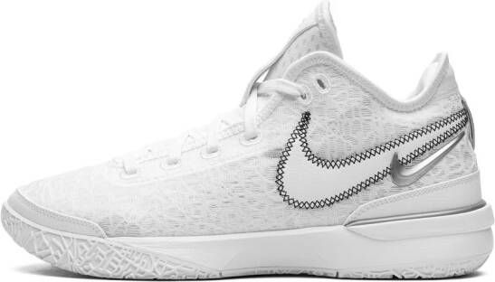 Nike "Zoom LeBron NXXT Gen White Metallic Silver sneakers" Wit