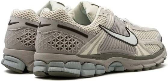 Nike Zoom Vomero 5 sneakers met vlakken Grijs