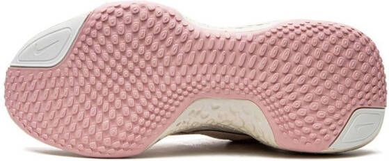 Nike "ZoomX Invincible Run Flyknit sneakers Guava Ice" Roze