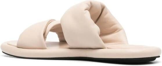 Officine Creative Gewatteerde slippers Beige