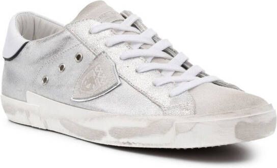 Philippe Model Paris Sneakers met logo patch Zilver