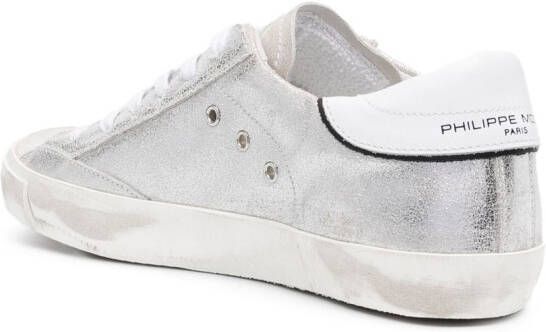 Philippe Model Paris Sneakers met logo patch Zilver