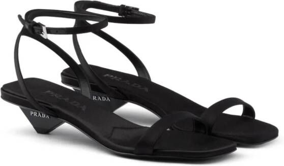 Prada Satijnen sandalen Zwart