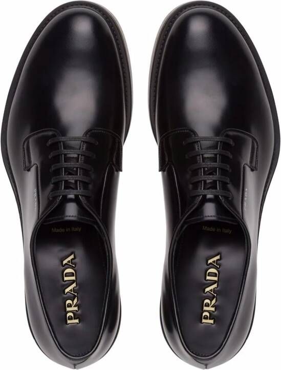 Prada Derby schoenen van geborsteld leer Zwart