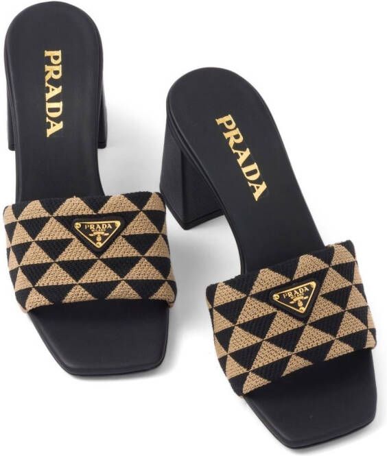 Prada Sandalen met borduurwerk Zwart