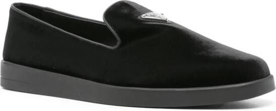 Prada Fluwelen loafers met logo Zwart