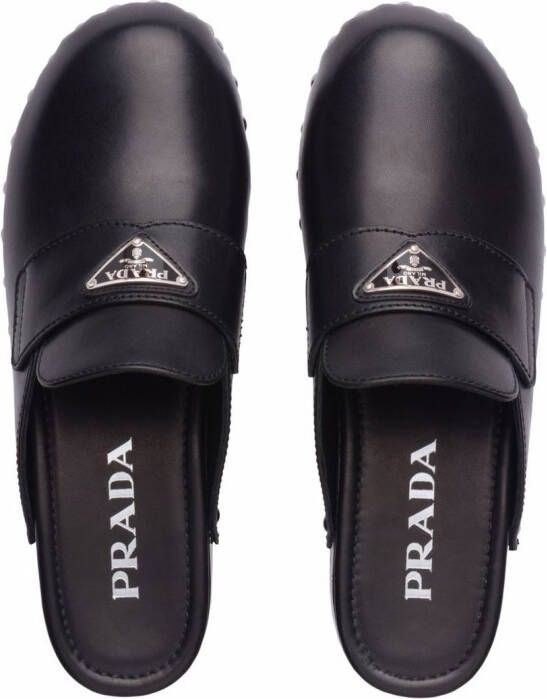 Prada Klompen met studs Zwart