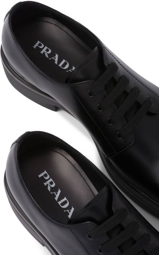 Prada Leren derby schoenen Zwart