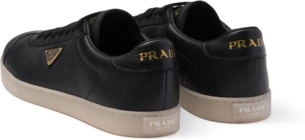 Prada Leren sneakers met logo Zwart