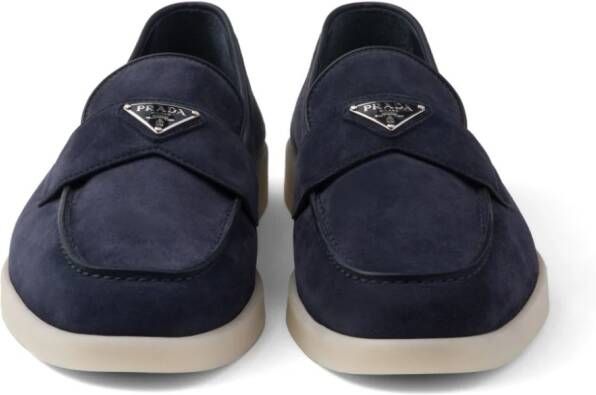 Prada Loafers met logo Blauw