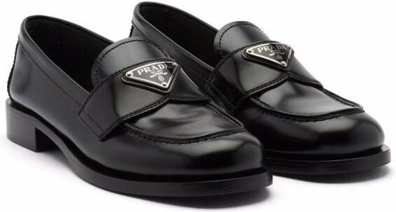 Prada Loafers met logo Zwart